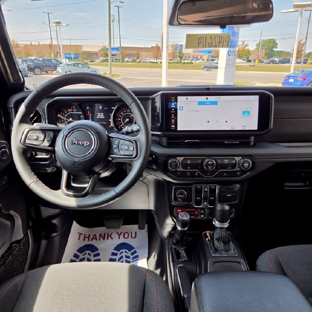 Used 2026 Jeep Wrangler Unlimited Rubicon AWD/4WD image 15