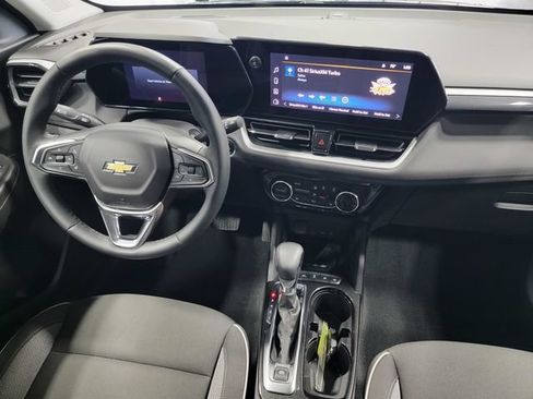 Certified 2025 Chevrolet TrailBlazer LT w/ Convenience Package FWD image 30