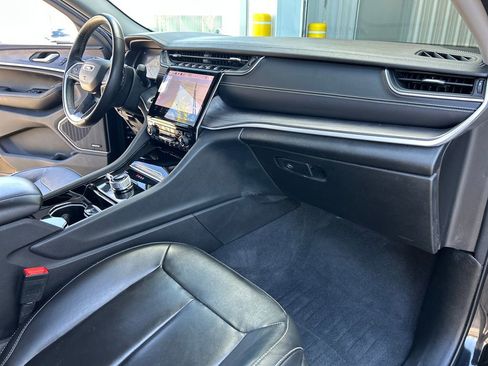 Used 2022 Jeep Grand Cherokee Limited image 47