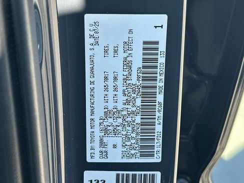 Used 2025 Toyota Tacoma TRD Off-Road AWD/4WD image 29