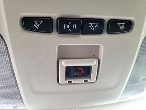 Used 2021 Toyota Corolla LE image 19