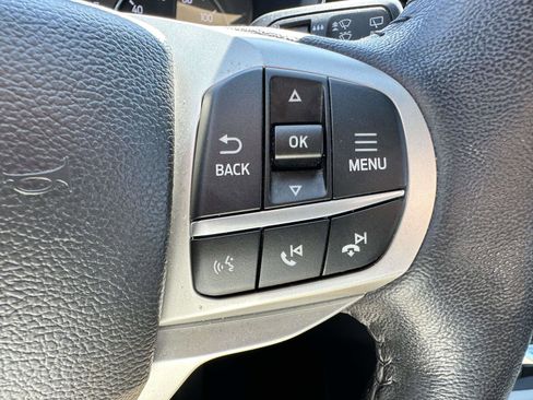 Used 2022 Ford Explorer XLT w/ Equipment Group 202A image 19