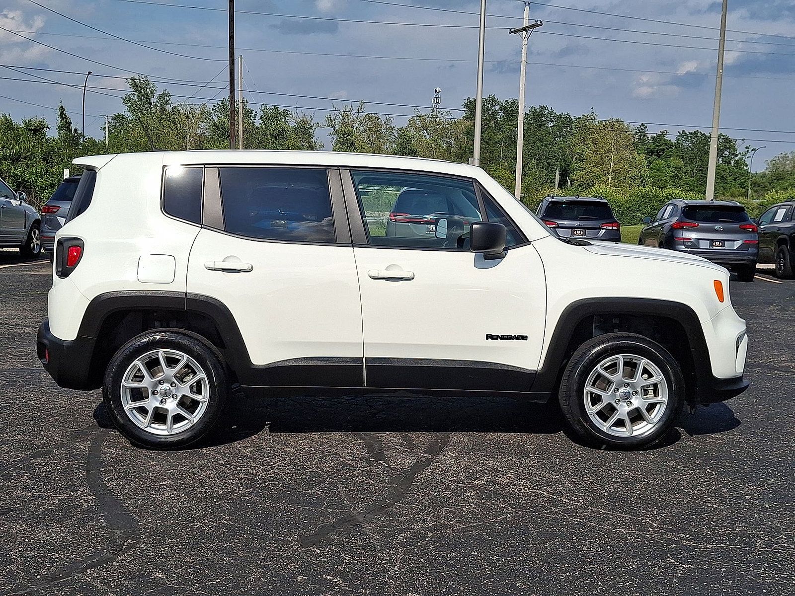 Used 2023 Jeep Renegade Latitude AWD/4WD image 25