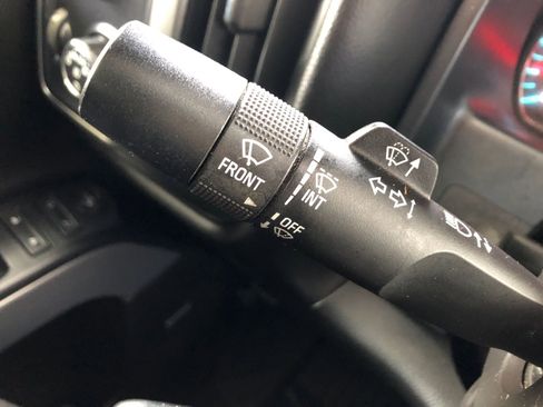 Used 2018 Chevrolet Silverado 1500 LT w/ All Star Edition image 30