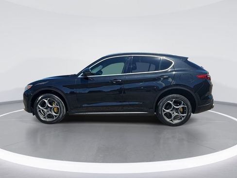 Used 2018 Alfa Romeo Stelvio AWD image 7