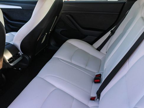 Used 2021 Tesla Model 3 Standard Range Plus image 19