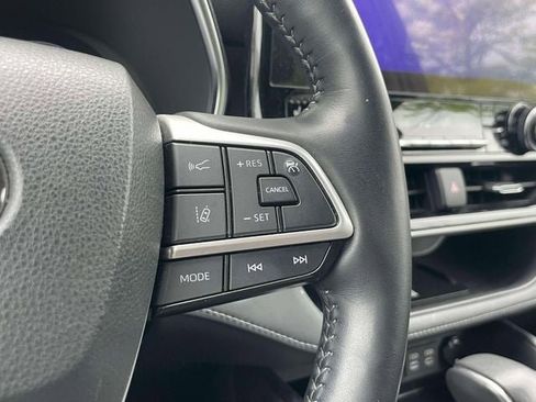 Used 2023 Toyota Highlander Platinum AWD/4WD image 22