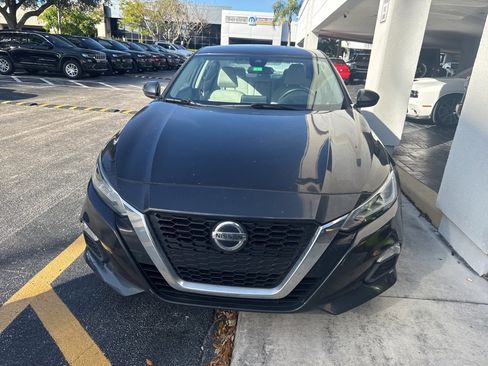 Used 2021 Nissan Altima 2.5 SV image 3