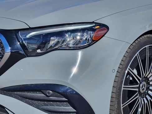 Used 2025 Mercedes-Benz E 450 4MATIC Sedan image 9