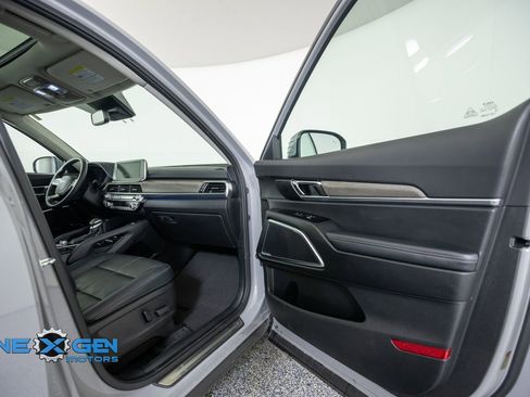 Used 2022 Kia Telluride SX w/ Nightfall Edition Package AWD/4WD image 40