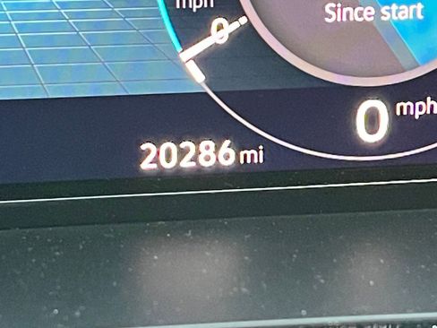 Used 2025 Volkswagen Atlas SE image 40