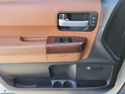 Used 2015 Toyota Sequoia Platinum image 30