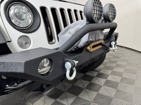 Used 2018 Jeep Wrangler Unlimited Sport AWD/4WD image 18