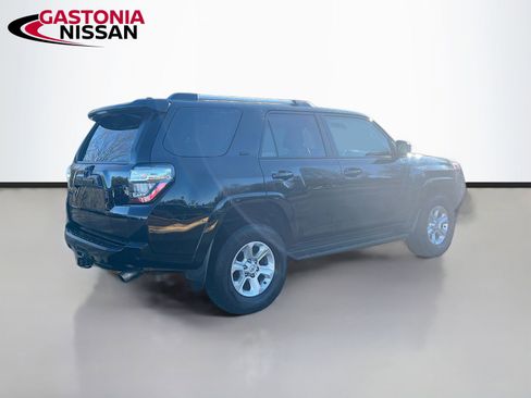 Used 2022 Toyota 4Runner SR5 image 9