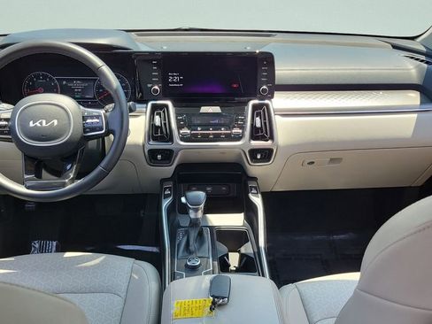 Used 2022 Kia Sorento S w/ Panoramic Sunroof Package FWD image 10