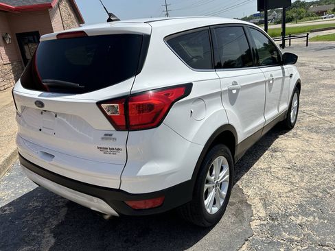 Used 2019 Ford Escape SE FWD image 9