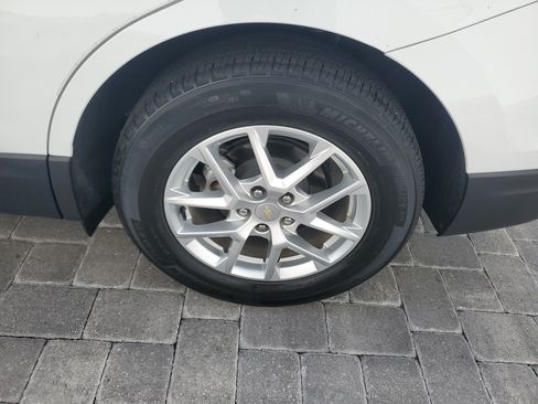 Used 2024 Chevrolet Equinox LT w/ LPO, Cargo Package FWD image 7