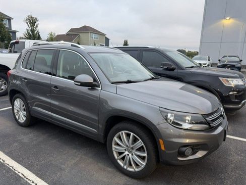 Used 2014 Volkswagen Tiguan SE FWD image 3