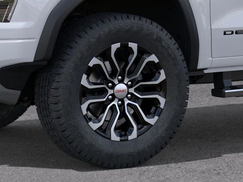 New 2026 GMC Canyon Denali w/ LPO, Black Badging Package AWD/4WD image 9