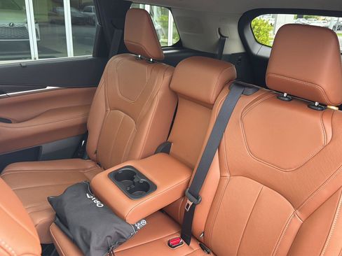 Used 2023 INFINITI QX60 Sensory w/ Cargo Package AWD/4WD image 33