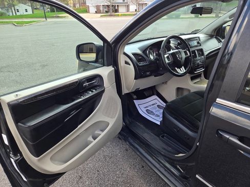 Used 2012 Dodge Grand Caravan Crew image 17