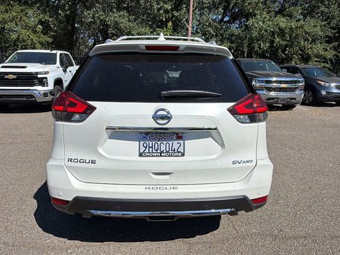 Used 2020 Nissan Rogue SV w/ Sun & Sound Touring Package AWD/4WD image 6