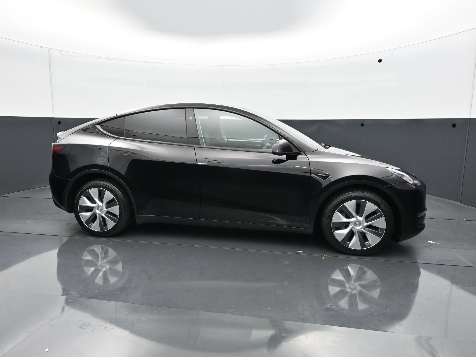 Used 2023 Tesla Model Y Long Range AWD/4WD image 8