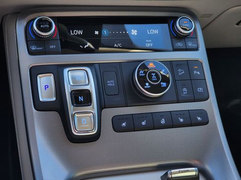 Used 2024 Hyundai Palisade Calligraphy image 24