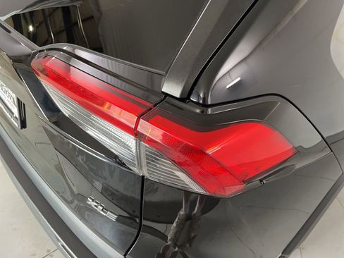 Used 2021 Toyota RAV4 XLE FWD image 47