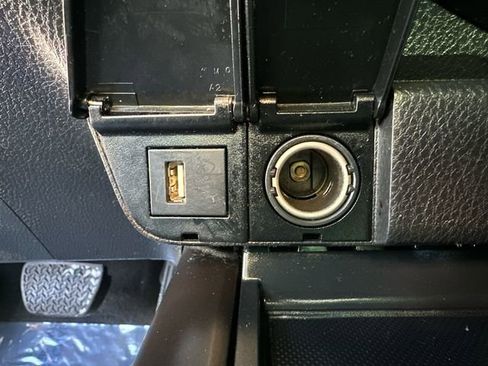 Used 2024 Toyota Camry SE image 35