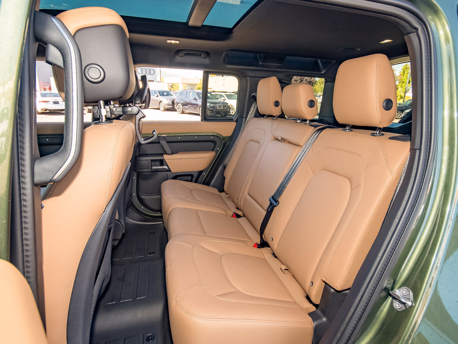 New 2026 Land Rover Defender 110 X-Dynamic SE AWD/4WD image 45