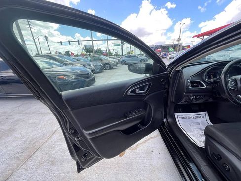 Used 2016 Chrysler 200 Limited w/ Anniversary Edition FWD image 3