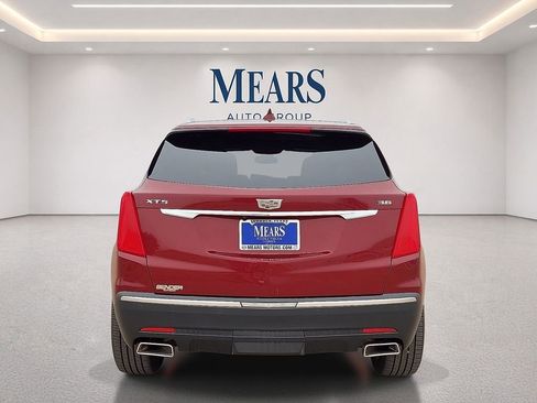 Used 2017 Cadillac XT5 Luxury w/ Driver Awareness Package FWD image 4
