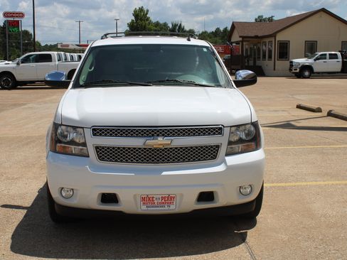 Used 2010 Chevrolet Tahoe LTZ RWD image 3