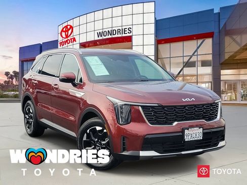 Used 2025 Kia Sorento S image 1