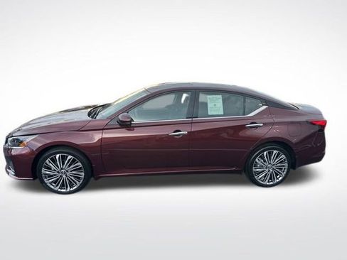 Used 2024 Nissan Altima 2.5 SL image 2