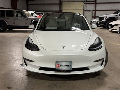 Used 2023 Tesla Model 3 Performance image 2