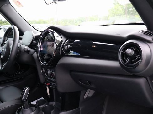 Used 2022 MINI Cooper S image 8