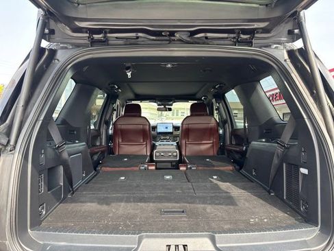 Used 2023 Ford Expedition Limited image 14