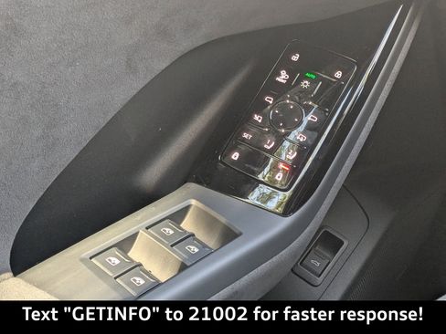 New 2025 Audi SQ6 e-tron Premium Plus image 23