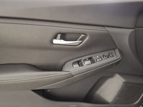 Used 2024 Nissan Sentra SV FWD image 14