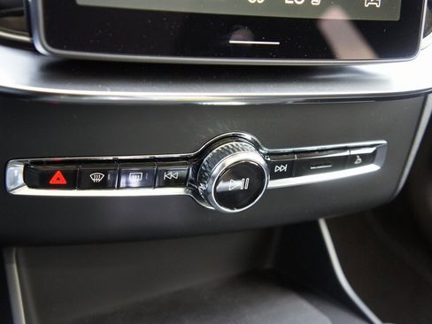 New 2025 Volvo XC90 T8 Plus w/ Protection Package Premier image 17