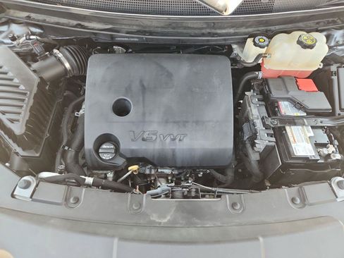 Used 2020 Chevrolet Traverse LT FWD image 28