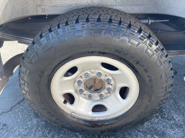 Used 2017 Chevrolet Express 2500 LS RWD image 18