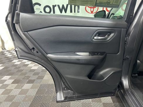 Used 2025 Nissan Rogue SV AWD/4WD image 17