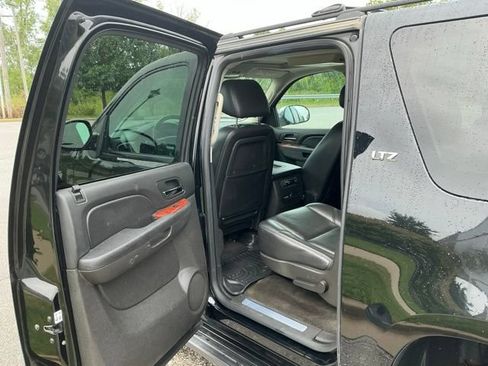Used 2014 Chevrolet Suburban LTZ AWD/4WD image 17