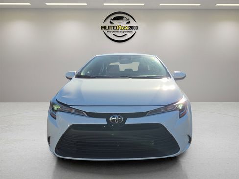 Used 2024 Toyota Corolla LE image 2