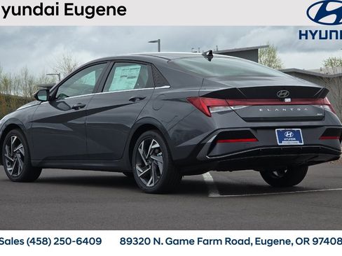 New 2025 Hyundai Elantra Limited image 7