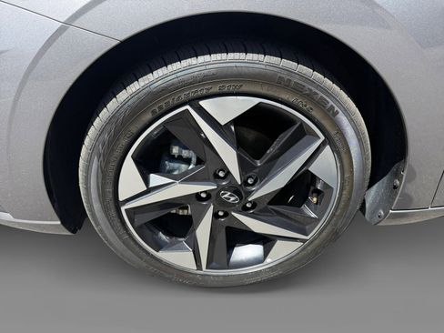 Certified 2022 Hyundai Elantra Limited image 9