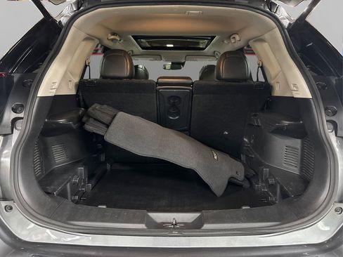 Used 2018 Nissan Rogue SL w/ Premium Package image 11